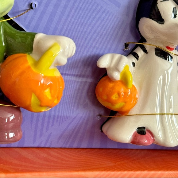 Disney Halloween Mickey Frankenstein & Minnie Bride Hand Painted Ceramic Shakers - Picture 6 of 10